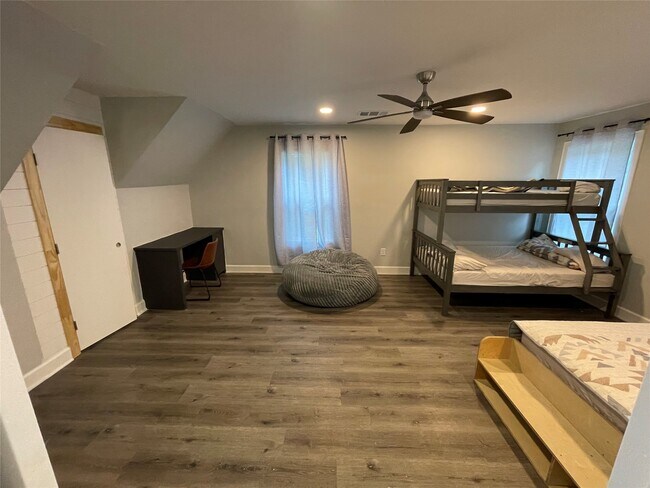 Building Photo - 17122 Springfield Dr