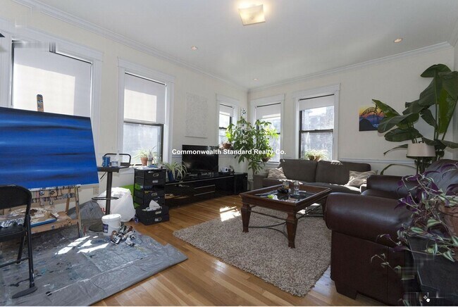 Building Photo - 76 Quint Ave