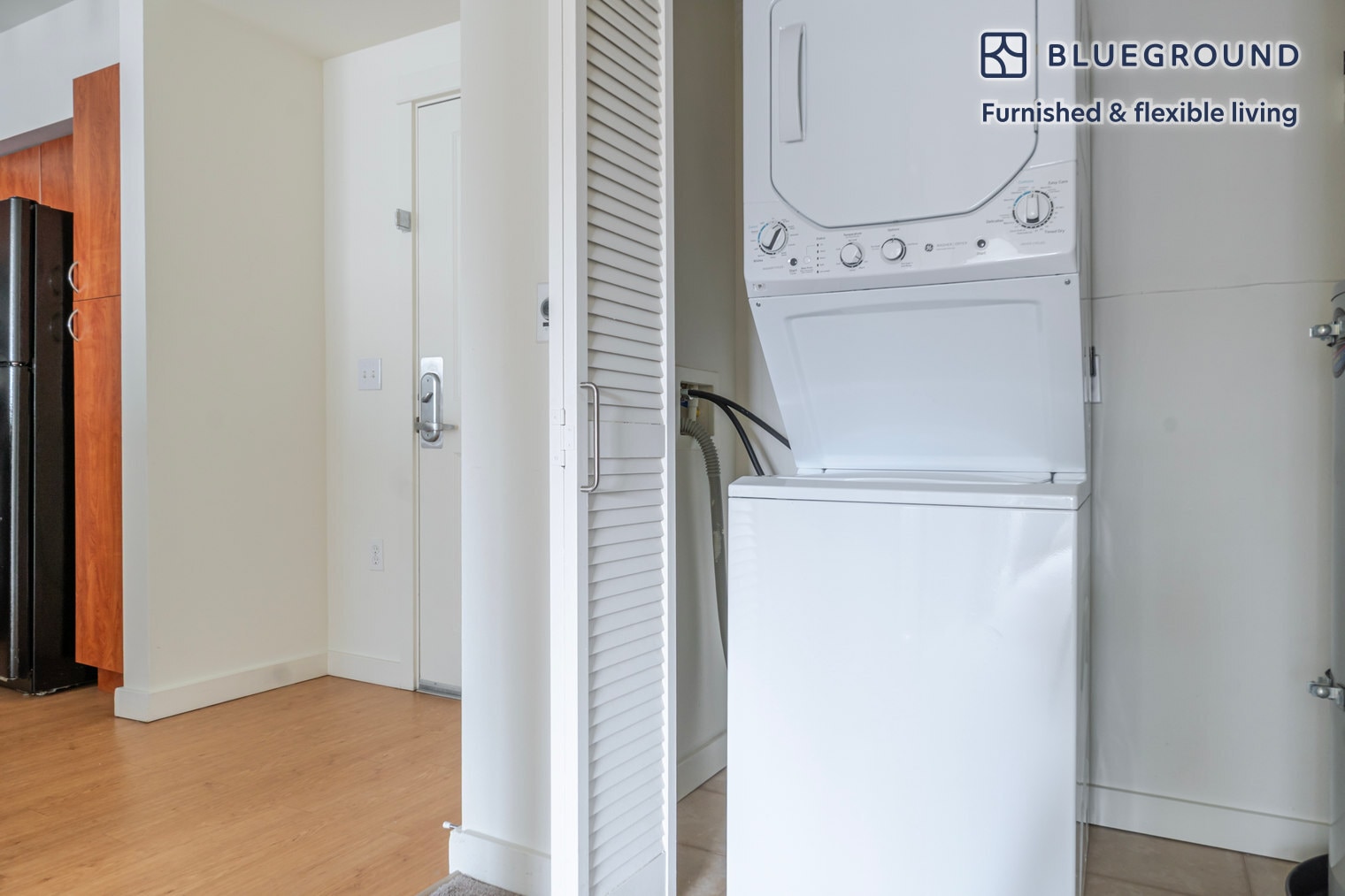 Building Photo - 362 Bellevue Way NE