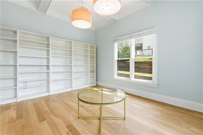 Building Photo - 850 Ormewood Ave SE