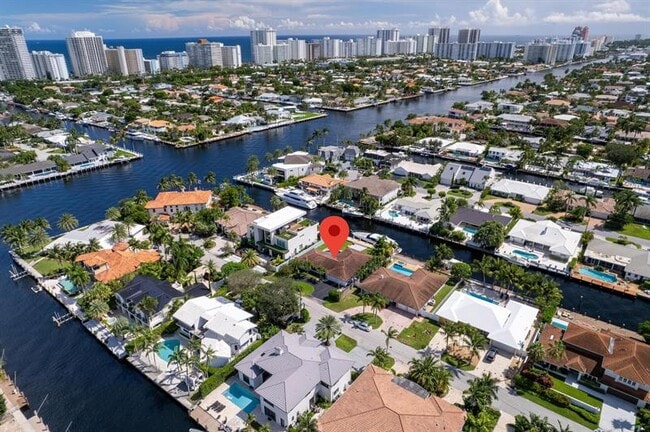 Building Photo - 3080 NE 43rd St