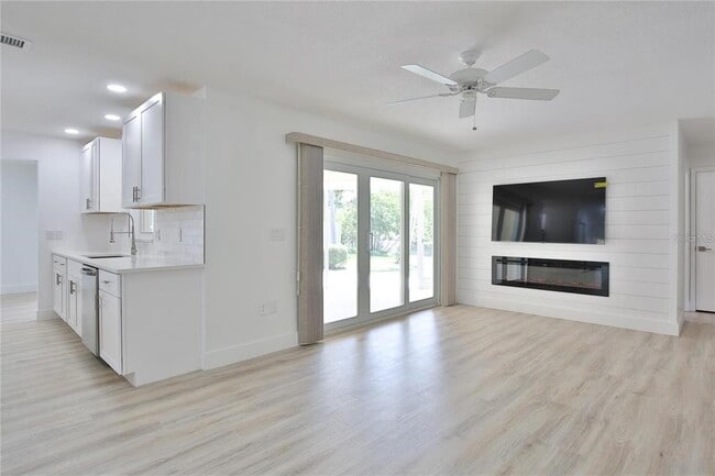 Building Photo - 2834 Hardee Dr