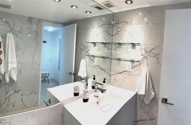 Building Photo - 5151 Collins Ave