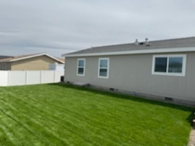 Building Photo - A gem of a home in Boardman