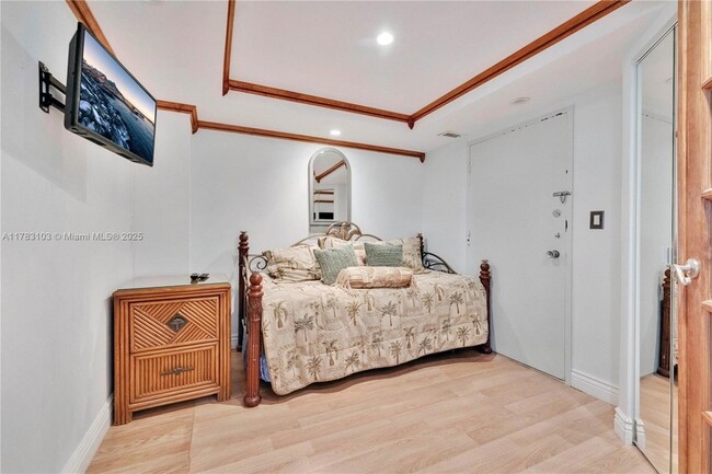 Building Photo - 5555 Collins Ave