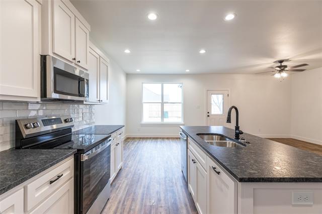 Building Photo - 8017 Sawdust Trl