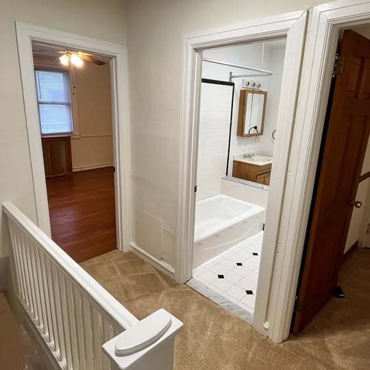 Building Photo - 135 N Carol Blvd