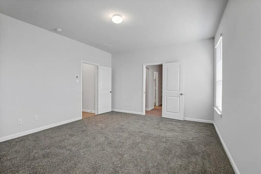 Building Photo - 529 Passenger Trl