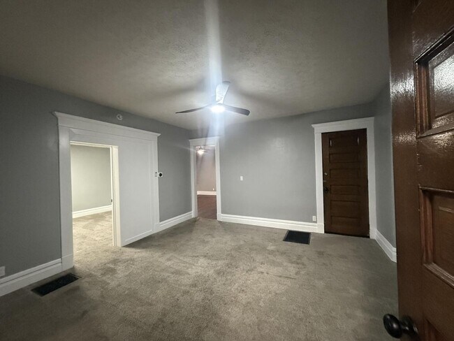 Building Photo - 202-204 Central Ave