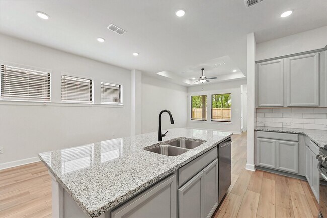 Building Photo - 10518 William Pk Dr