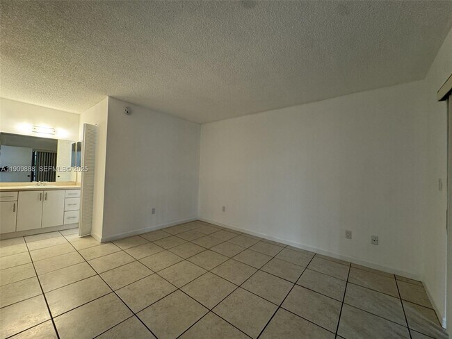 Building Photo - 6485 W 27th Ave