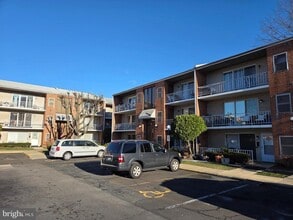 Building Photo - 809 Red Lion Rd