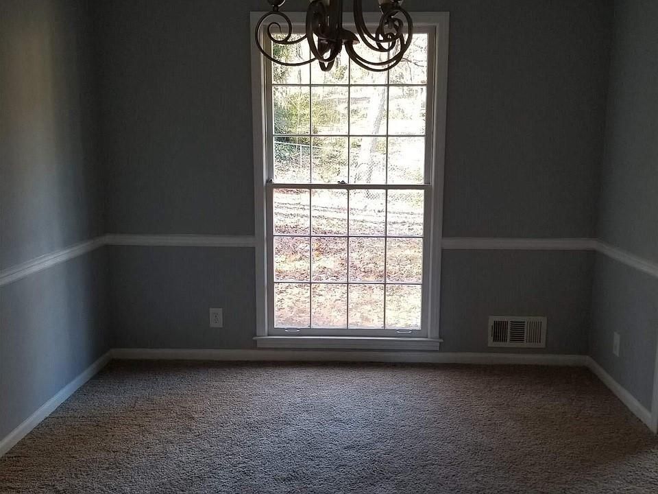 Building Photo - 4077 Linda Ln SW