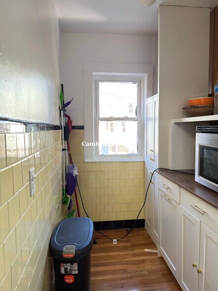 Building Photo - 20 Magnus Ave