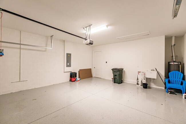 Building Photo - 11651 Solano Dr