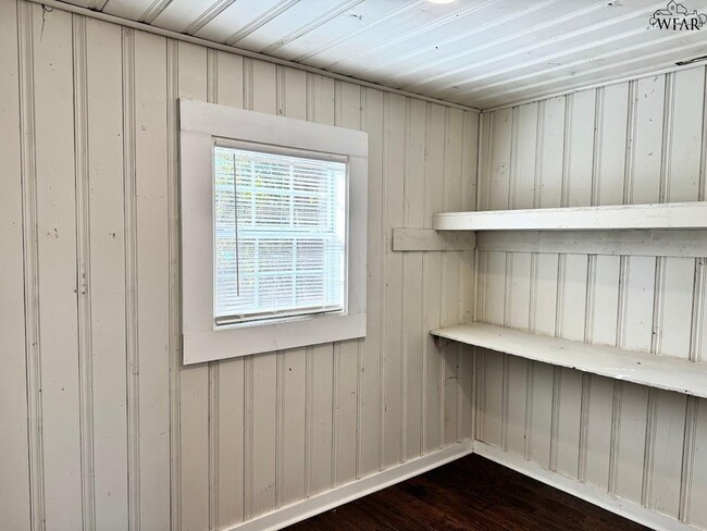 Building Photo - 1627 Oceola Ave