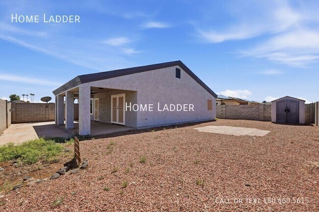 Building Photo - 10452 W Arivaca Dr