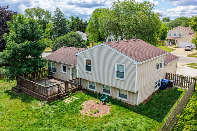 Building Photo - 2122 Kensington Dr