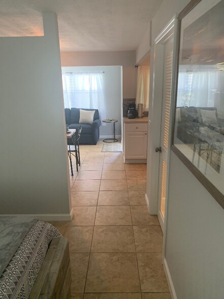 Building Photo - 13811 S Indian River Dr