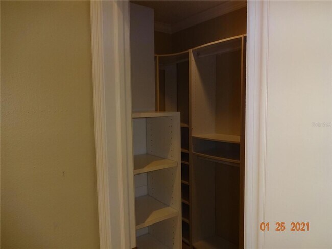 Building Photo - 1144 Delaney Ave