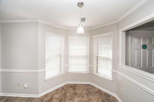 Building Photo - 4481 Tracy Lynn Dr