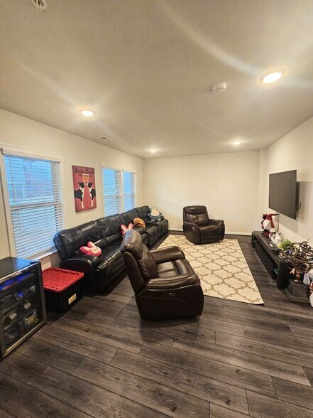 Building Photo - 3213 Merganser Dr