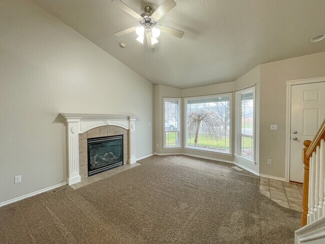 Building Photo - 4110 E Hayseed Ct