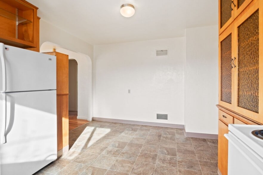 Building Photo - 2055 NW Beca Ave