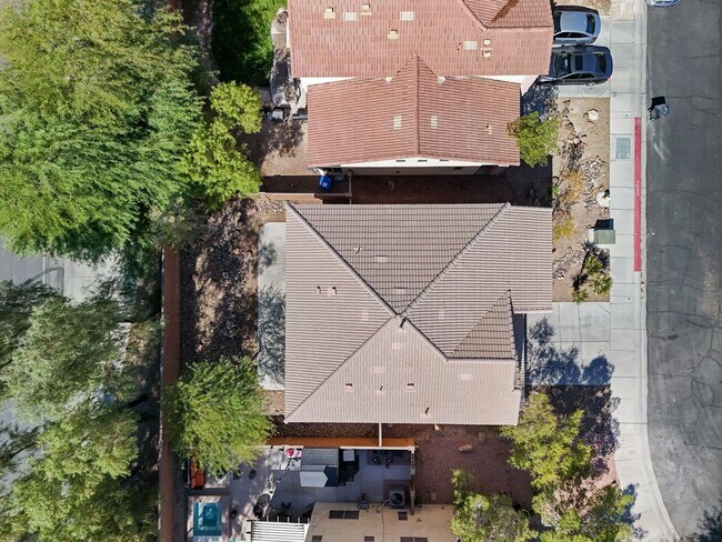 Building Photo - NW!! GATED!! Playground!!!Low maintenance ...