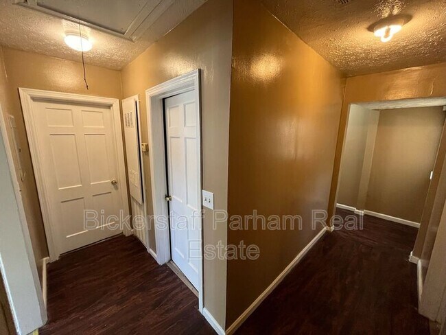 Building Photo - 2911 Gardenia St
