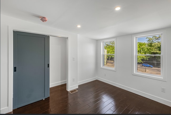 Building Photo - BEAUTIFULLY RENOVATED on the best block in Remington!