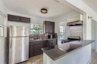 Building Photo - 1013 E 3rd St