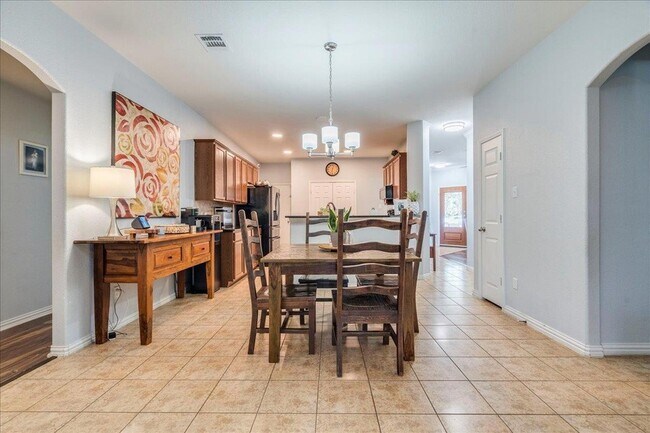 Building Photo - 2532 Ericanna Ln