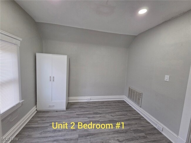 Building Photo - 3658 W 58th St