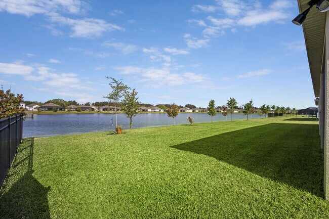 Building Photo - Gorgeous 4BR/3BA home in Island Forest Preserve