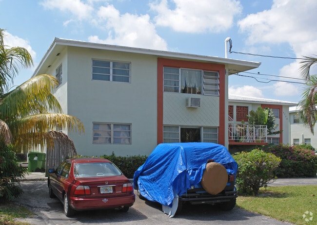 Building Photo - Cambridge Apartments