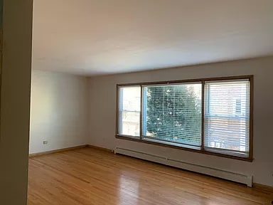 Building Photo - 5838 W Montrose Ave