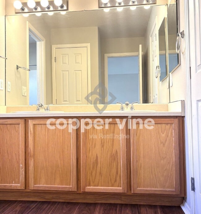 Building Photo - 160 Alyssum Dr