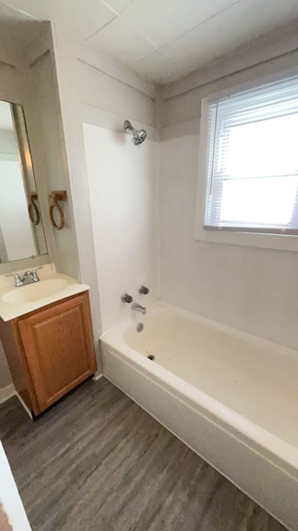 Building Photo - Middletown Park neighborhood