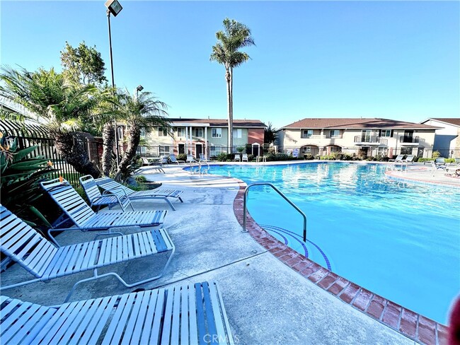 Building Photo - 12100 Montecito Rd