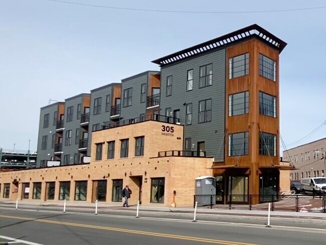 Building Photo - 305 Webster Ave