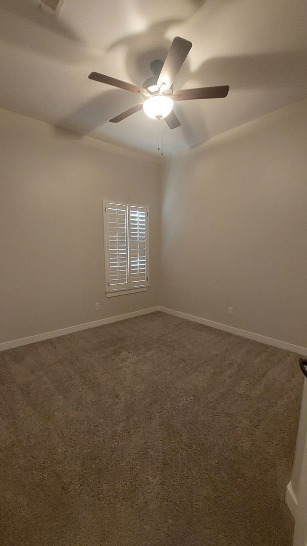 Building Photo - Beautiful 4 bedroom 2.5 bathroom home! READY NOW