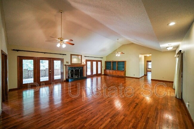 Building Photo - 165 Battleground Rd