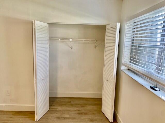 Building Photo - 600 SW 2nd Ave