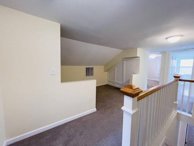 Building Photo - Country living 5 bed w/RV parking and 3 car garage!