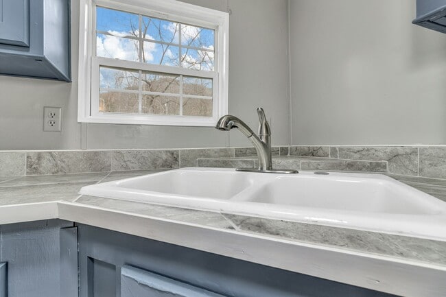 Building Photo - 9 Harwood Cemetary Rd