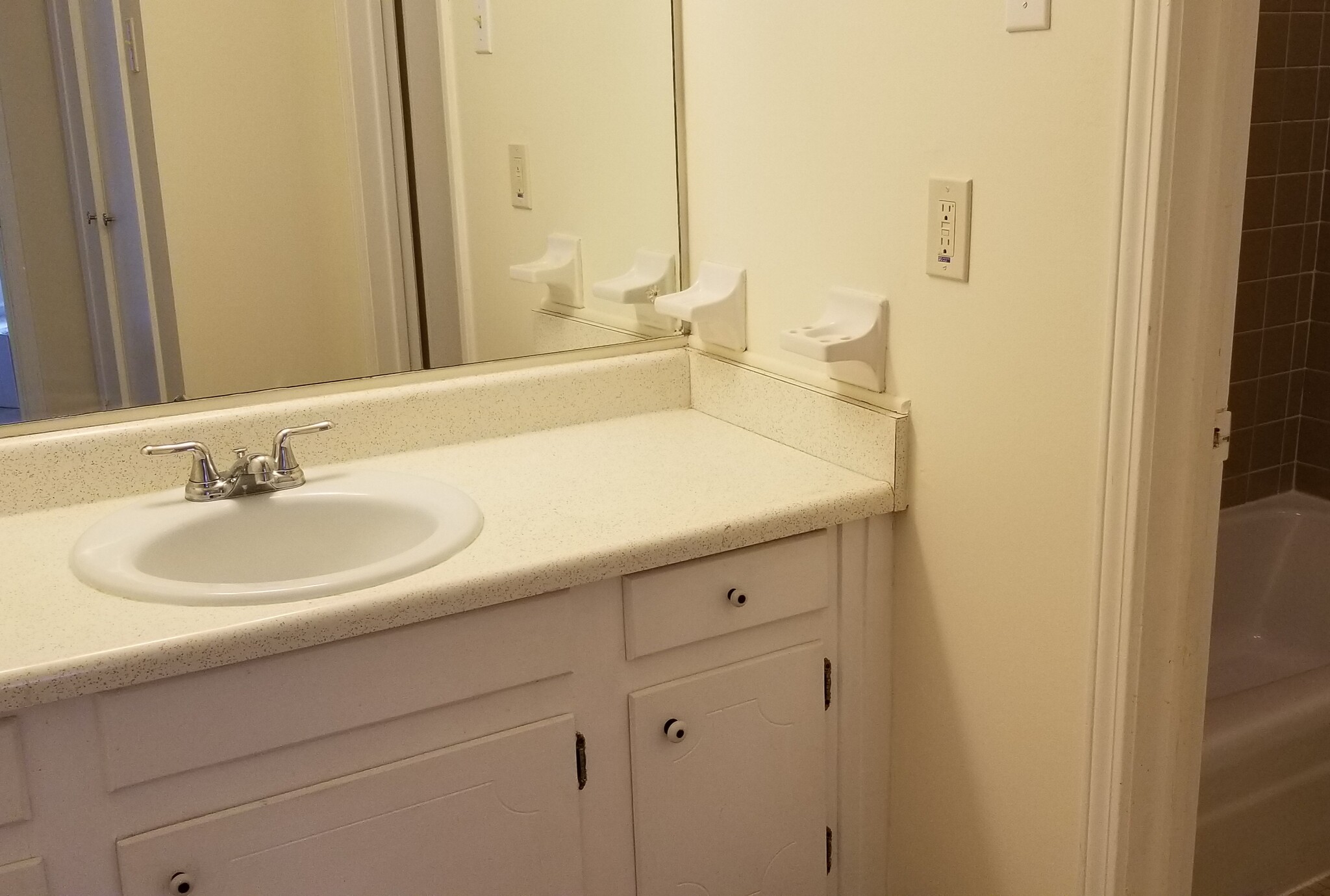 Master bath - 2116 Montreat Ln