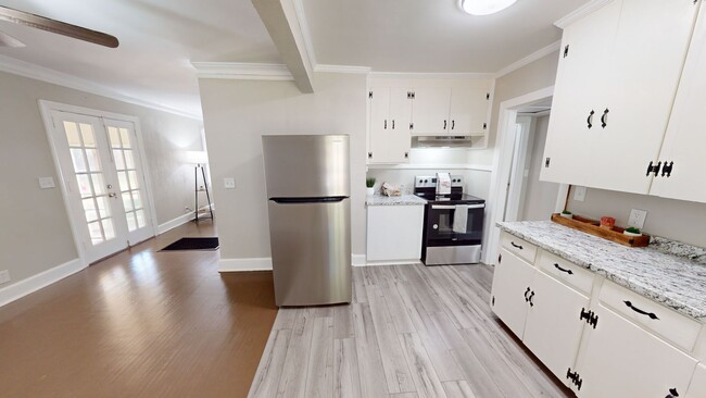 Building Photo - 2 acres in Millbrook w/ large screened in ...