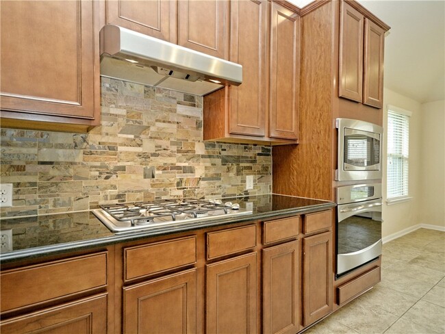 Building Photo - Excellent one story home available in Falc...