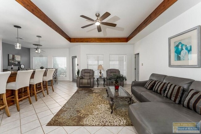 Building Photo - 1 Torrey Pines Dr